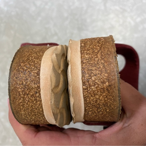 Birkenstock Gizeh Sandals. - Picture 3 of 9